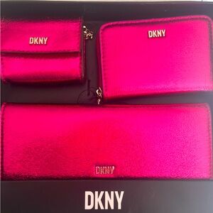NEW in box - DKNY pink Wallet/airpod set